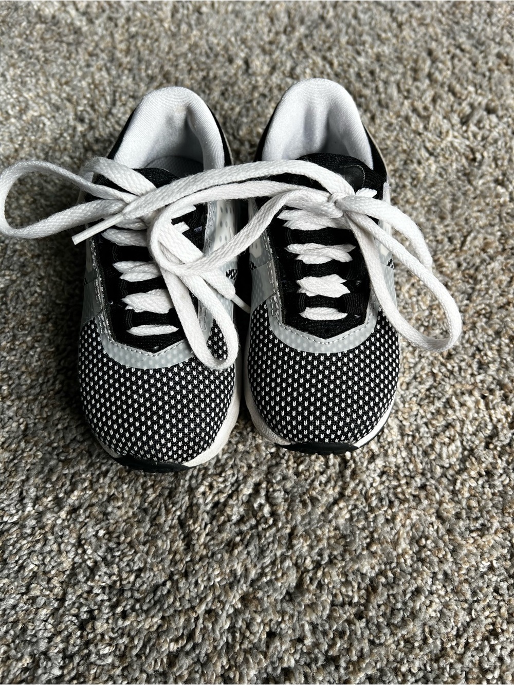 Nike Black and White Knit Athletic Sneaker